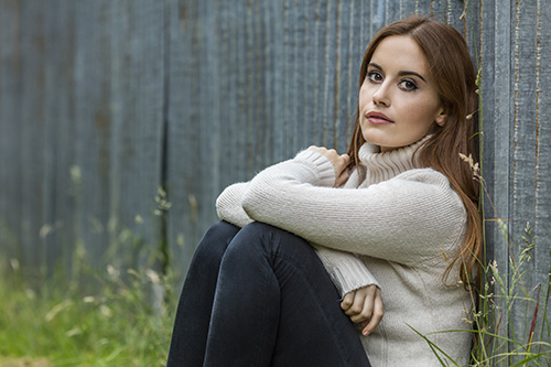 A woman looks healthy thanks to one of the top binge eating disorder treatment centers